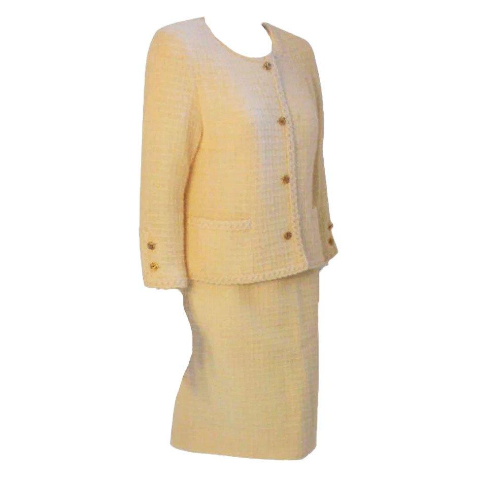 Pre-Owned CHANEL 1980s 2 pc Cream Wool Skirt Set | Size 44 - theREMODA