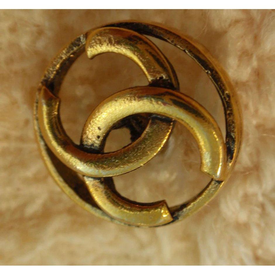 Pre-Owned CHANEL 1980s 2 pc Cream Wool Skirt Set | Size 44 - theREMODA