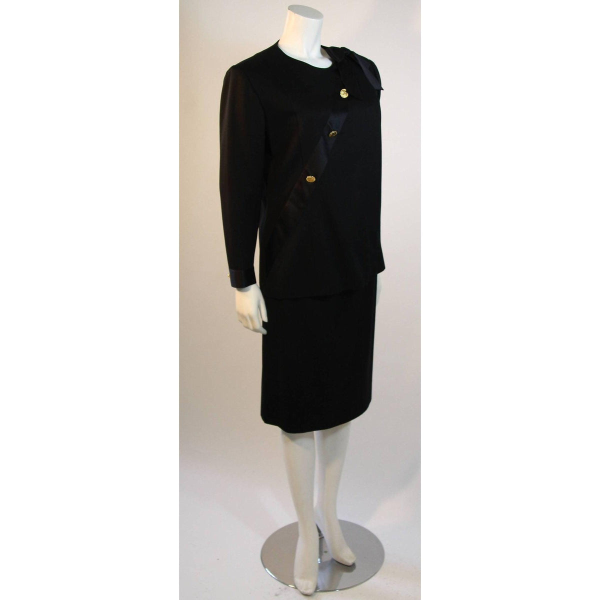 Pre-Owned CHANEL 1990's Black Wool Silk Ribbon Jacket and Skirt Suit | Size FR 36 - theREMODA