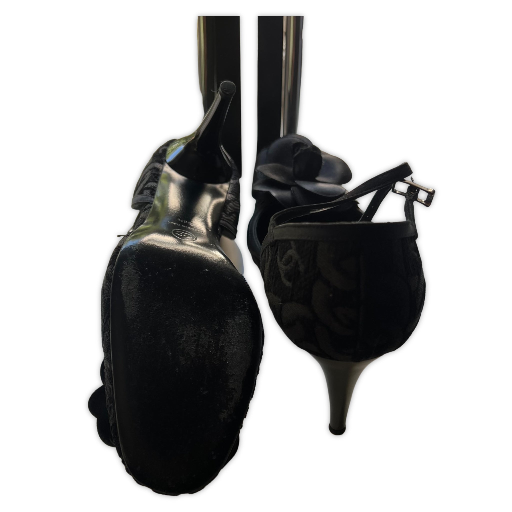 CHANEL Black Florette Detail Heels | Size 38.5 – theREMODA