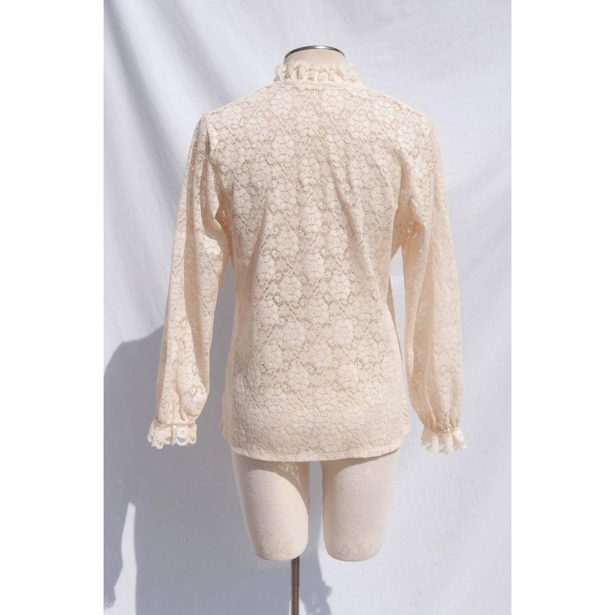 CAREFREE FASHIONS Lace Cream Floral Top | Size M/L - theREMODA