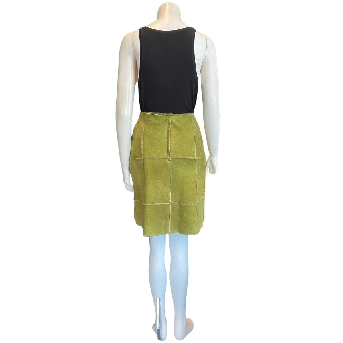 Pre-Owned CHANEL Fall ‘00 Lambswool Shearling Skirt | Small - FR 36 - US 4 - theREMODA