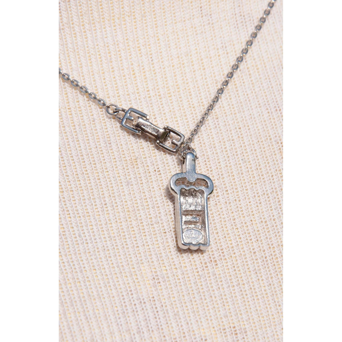 GIVENCHY Small Silver Logo Necklace - theREMODA