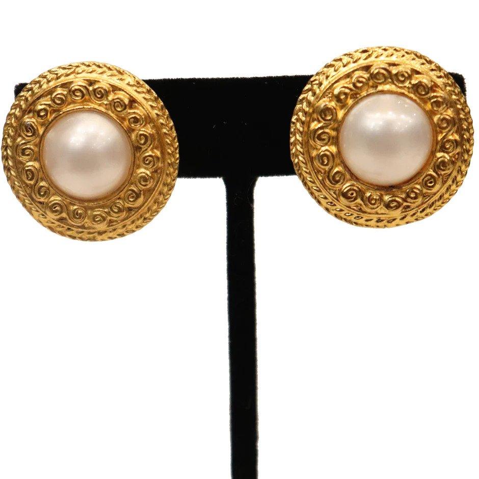 Pre-loved  CHANEL Round Faux Pearl Gold-tone Plated Metal Clip on Earrings Circa 1980s - theREMODA