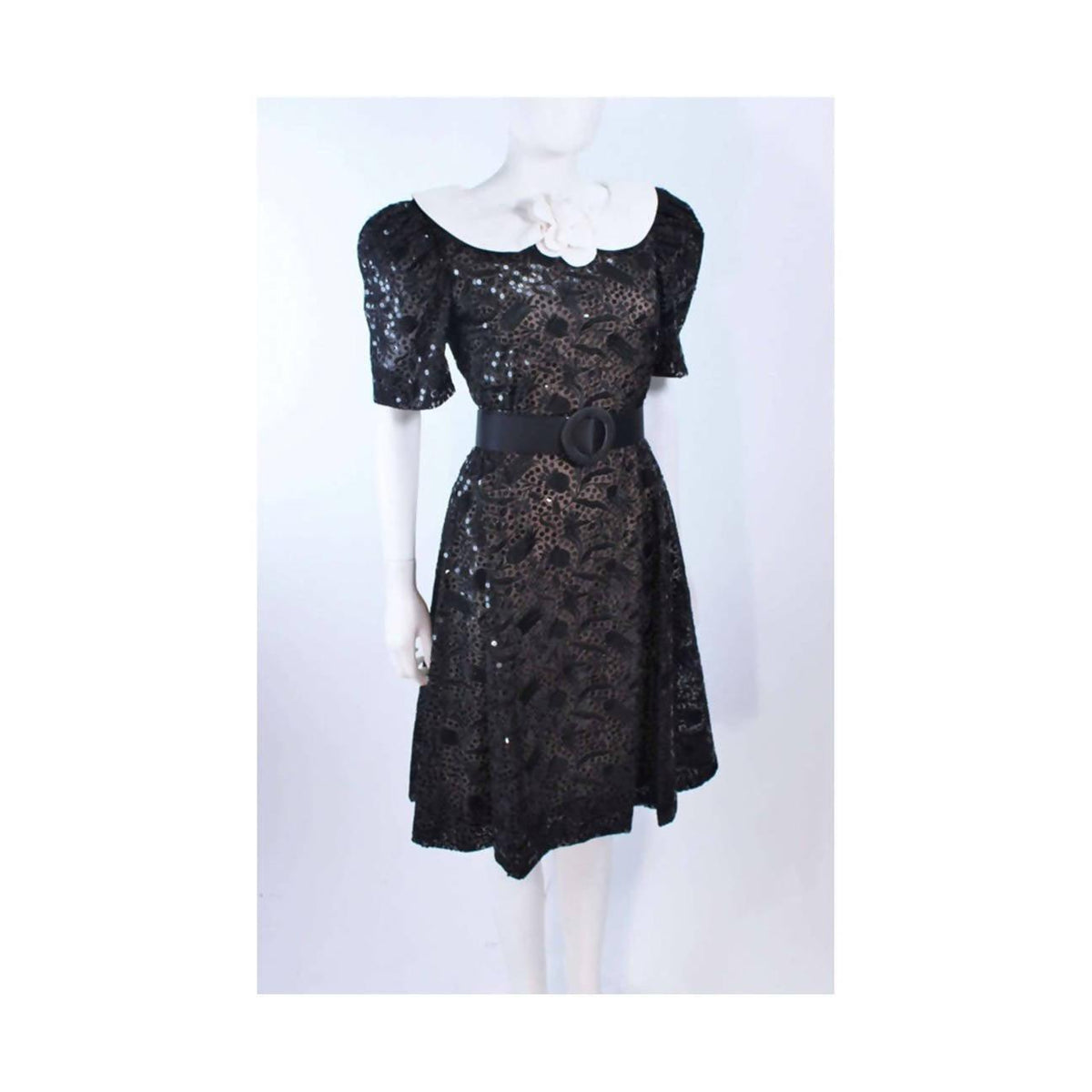 Pre-Owned ARNOLD SCAASI Belle De Jour Black Sequin Lace Cocktail Dress | Size US 10 - theREMODA
