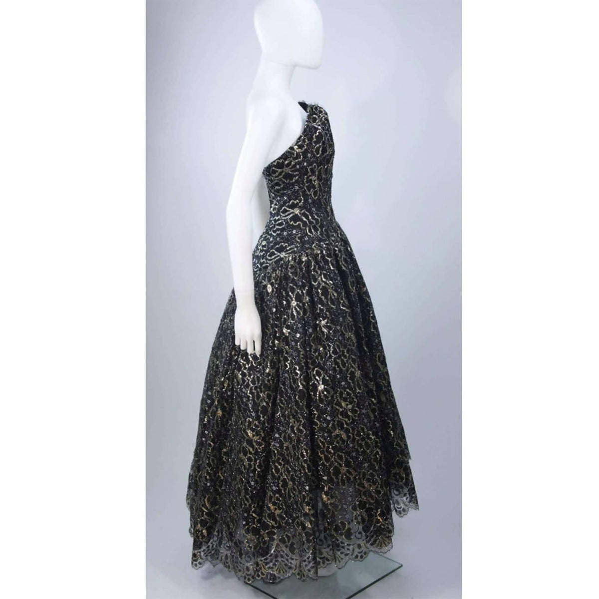 Pre-Owned ARNOLD SCAASI Black & Gold Floral Lace Gown | Size 4/6 - theREMODA