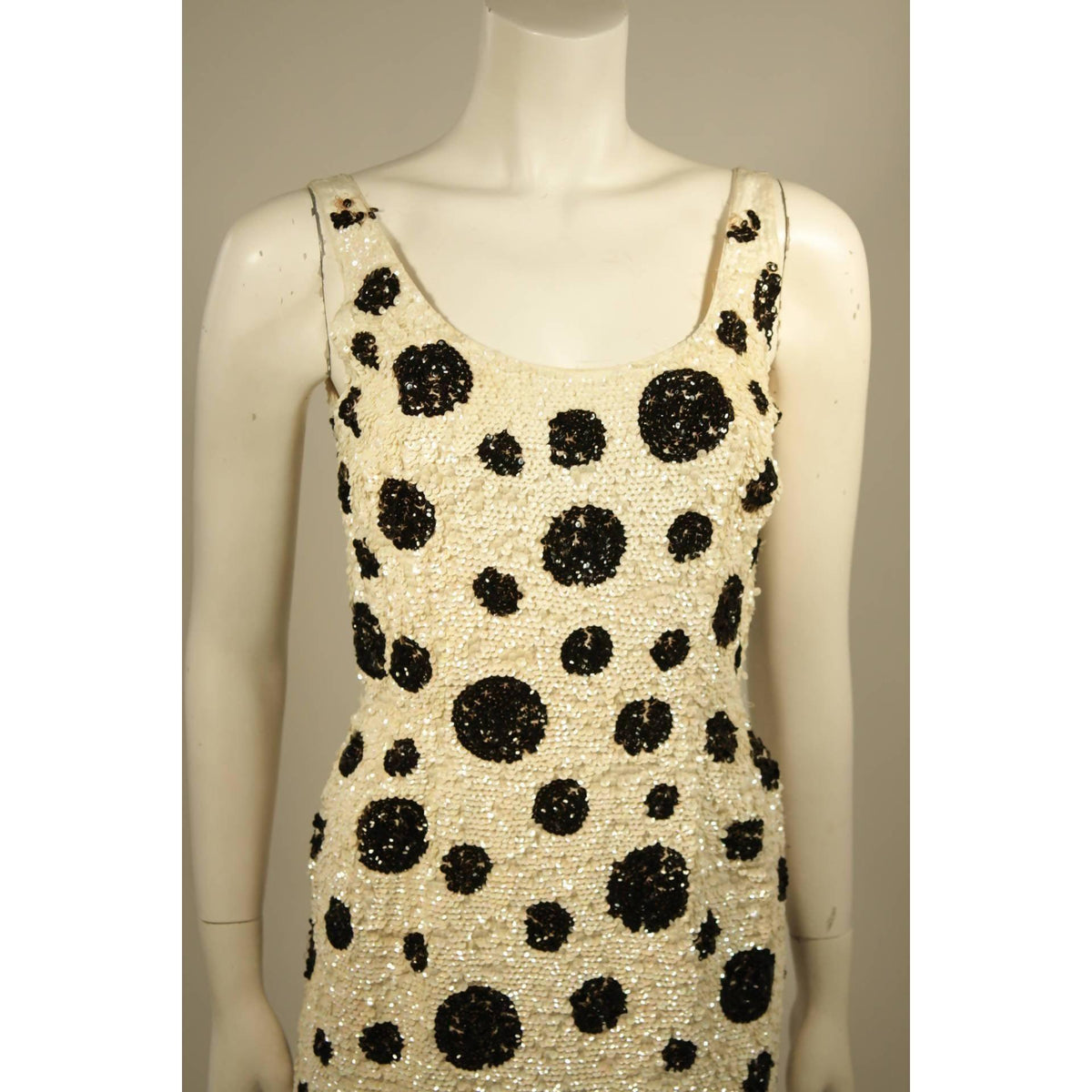 Pre-Owned Black & White Polka Dot Iridescent Sequin Gown | Size 27 - theREMODA