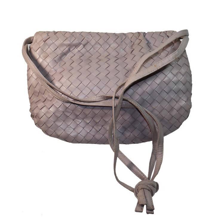 Pre-owned BOTTEGA VENETA Lavender Classic Woven Handbag with Strap - theREMODA
