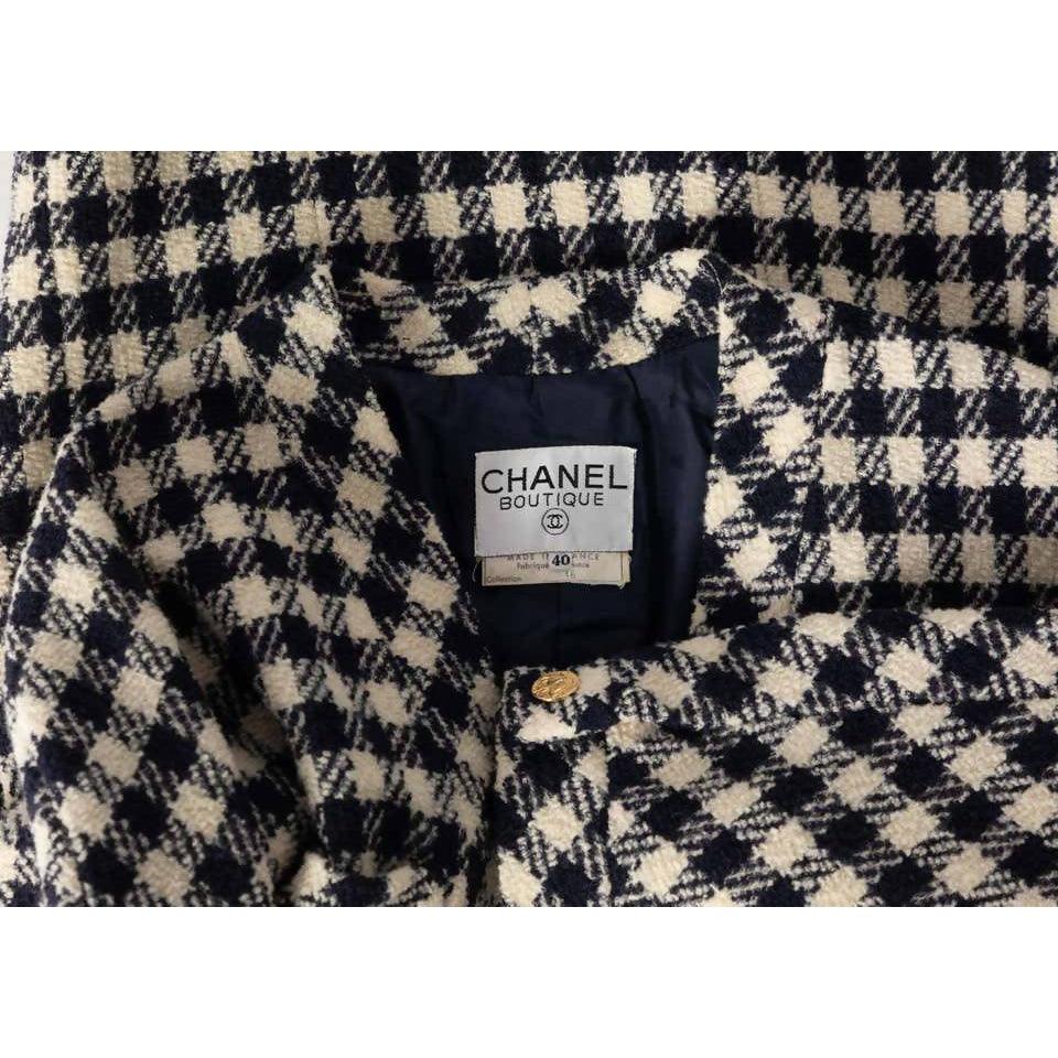 Pre-Owned CHANEL Black & White Wool Cardigan | Size 40FR - theREMODA