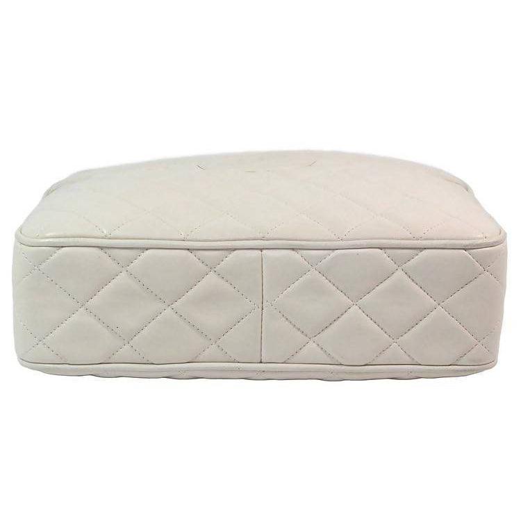 Pre-owned CHANEL Cream Leather Quilted Leather Crossbody Bag - theREMODA