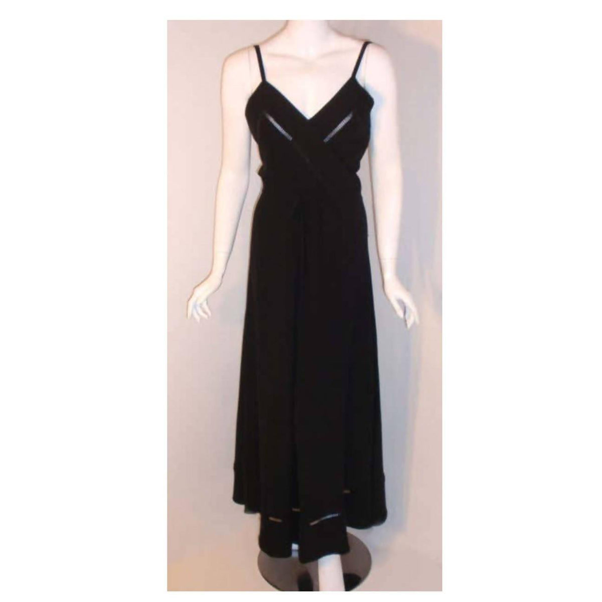 Pre-Owned CHRISTIAN DIOR 1970's Two-Piece Black Gown w/ Shawl | Size 28 - theREMODA