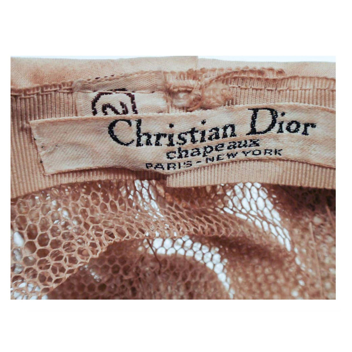 Pre-Owned CHRISTIAN DIOR Chapeaux Woven Textured Net Hat - theREMODA