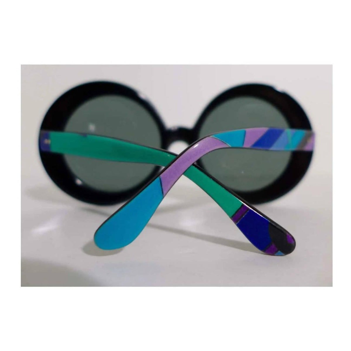 Pre-owned EMILIO PUCCI Round Print Sunglasses with Case - theREMODA