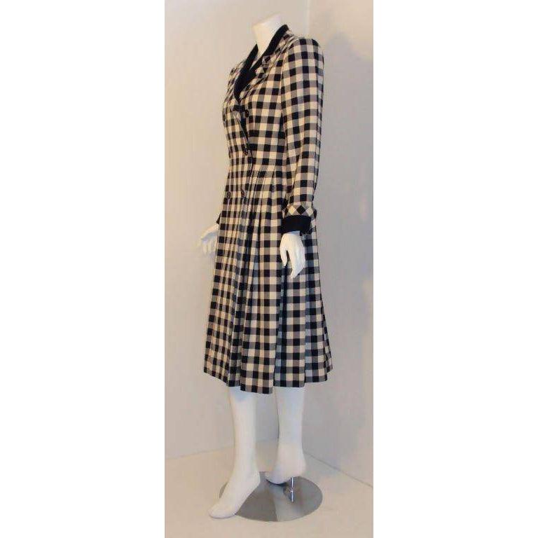Pre-Owned GIVENCHY Navy & Cream Plaid Fitted Flared Coat Dress | Size 28 - theREMODA