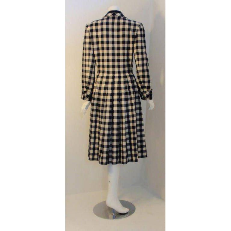 Pre-Owned GIVENCHY Navy & Cream Plaid Fitted Flared Coat Dress | Size 28 - theREMODA