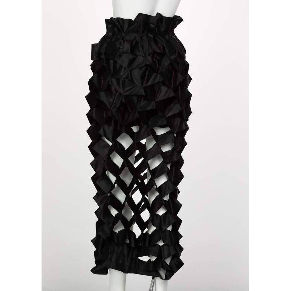 Pre-Owned ISSEY MIYAKE Black Satin Ribbon Cage Skirt | Size S - theREMODA