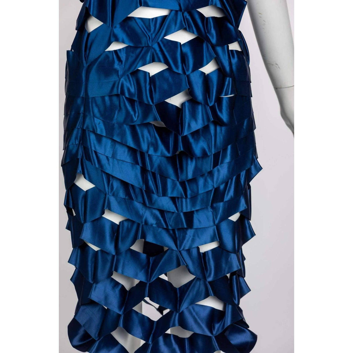 Pre-Owned ISSEY MIYAKE Blue Satin Ribbon Cage Dress | Size S - theREMODA