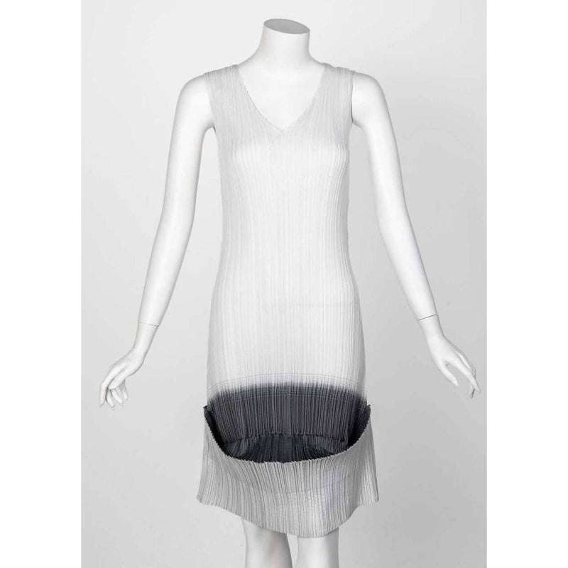 Pre-Owned ISSEY MIYAKE Two-Way White Grey Sleeveless Sculptural Dress | Size S - theREMODA