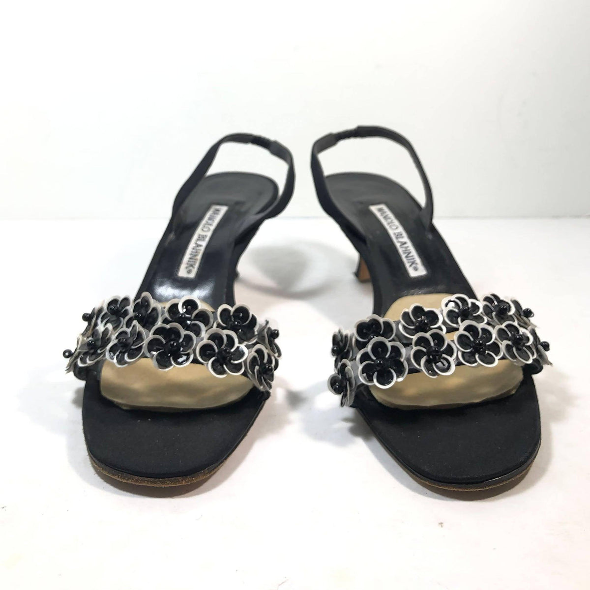 Pre-owned MANOLO BLAHNIK Black & White Slingback Heels with Floral Toe Strap | US 8 1/2 - EU 38 1/2 - theREMODA