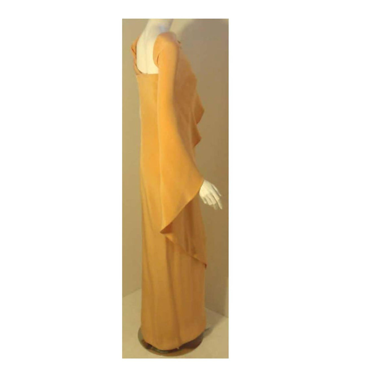 Pre-Owned OLEG CASSINI Long Golden Silk Gown of the late Betsy Bloomingdale | EU 40 - theREMODA