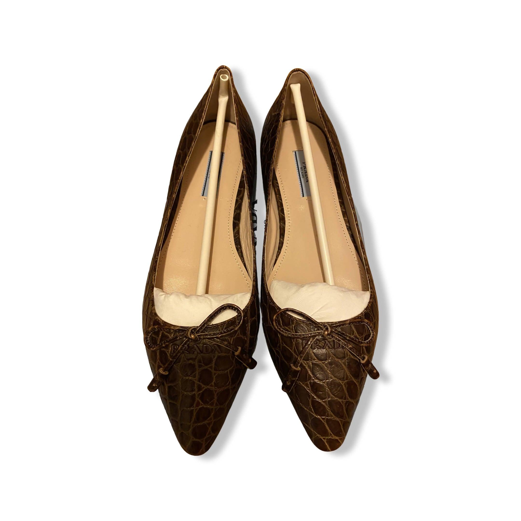 Prada gold clearance flats