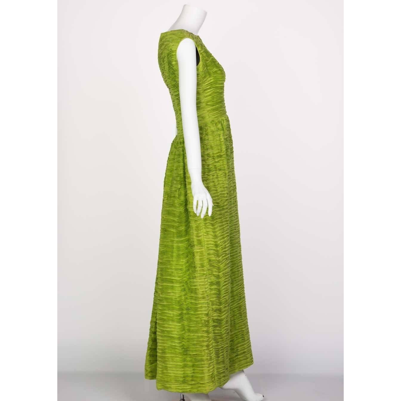 SYBIL CONNOLLY Green Linen Pleated Dress | Size S/M – theREMODA