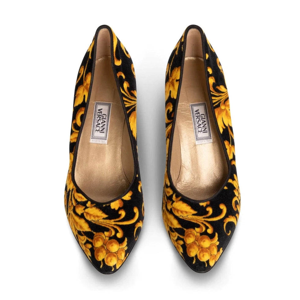 Pre-owned GIANNI VERSACE Rococo Baroque Pumps Heels, 1990s - theREMODA